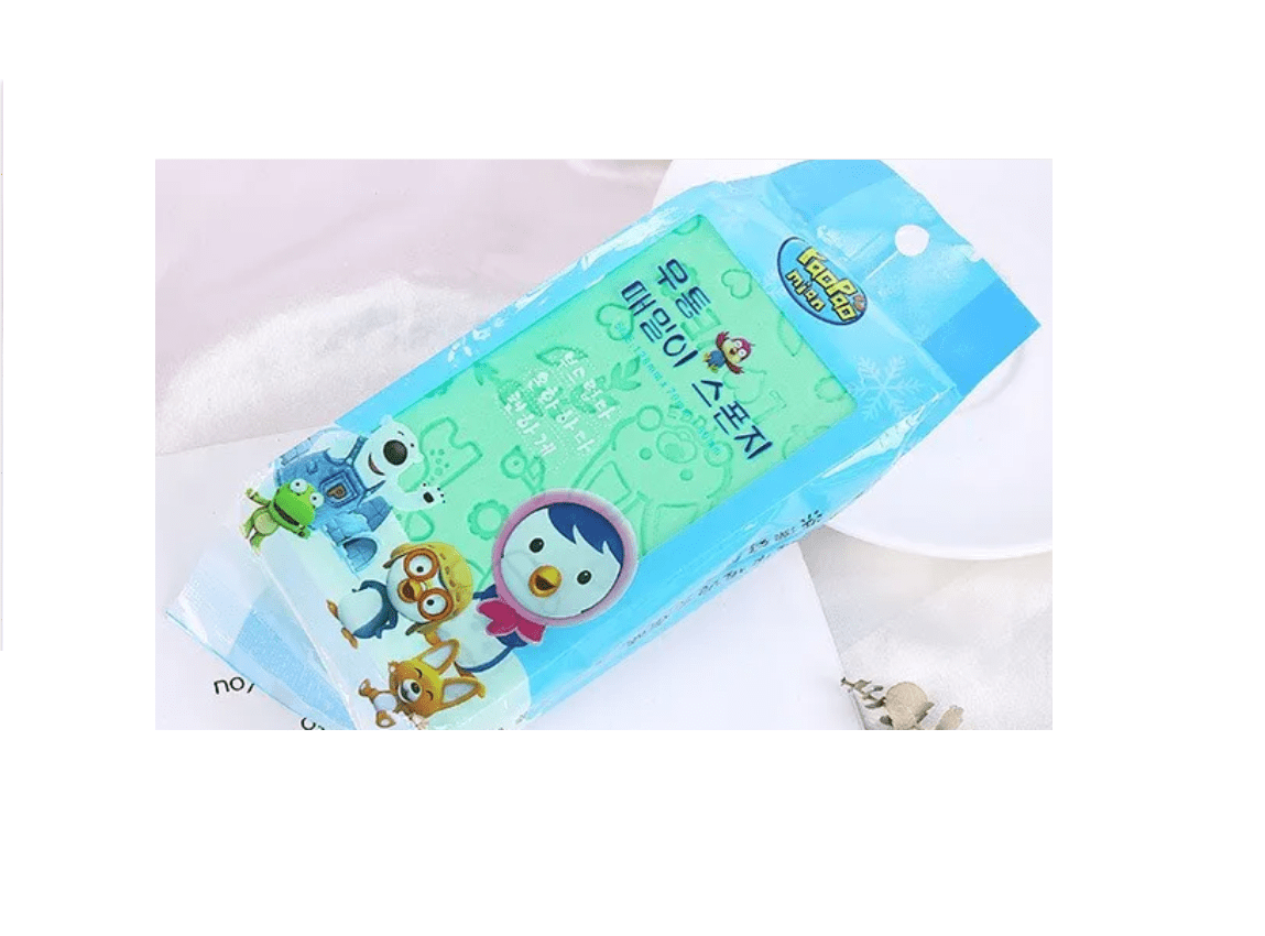 PORORO SPONGE – &Eacute;PONGE GOMMAGE TR&Eacute;S DOUX DE BAIN POUR B&Eacute;B&Eacute; ET CORPS ADULTE – 1 UNIT&Eacute;E